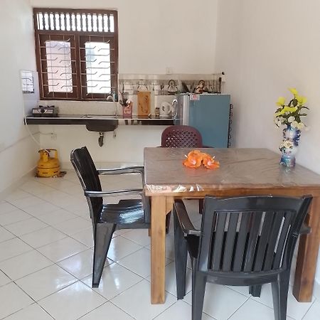 Sea Side Bay House Hotel Уелигама Екстериор снимка